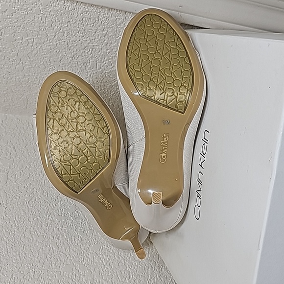 Calvin Klein Nastassia Shiny Lizard - Picture 8 of 10